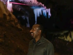 Read more about the article ጠቅላይ ሚኒስትር ዐቢይ አሕመድ የጎበኙት የ“ናሲኦል” ዋሻ በዋሻ ተመራማሪው ናስር አሕመድ ስም መሰየሙን ያውቃሉ?