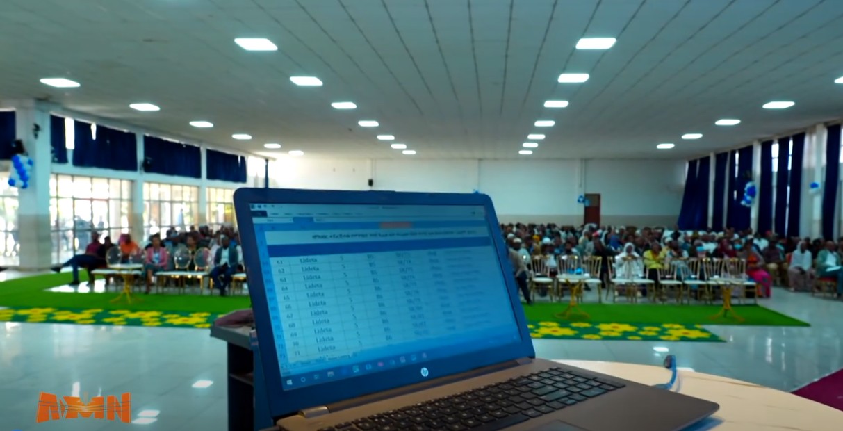 You are currently viewing ከንቲባ አዳነች አቤቤ በኮሪደር ልማት የተገነቡ 315 የንግድ ሱቆችን፣ በቀበሌና በንግድ ቤቶች በኪራይ ሲሰሩ ለነበሩ የኮሪደር ልማት ተነሺዎች በዕጣ አስተላለፉ