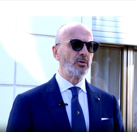 You are currently viewing አዲስ አበባ እያሳየች ያለው ለውጥ በዓለም አቀፍ የግንባታ መለኪያዎች ሲመዘን ግንባር ቀደም ከሚባሉት ከተሞች ተርታ ያሰልፋታል – አምባሳደር ሴም ፋብሪዚ