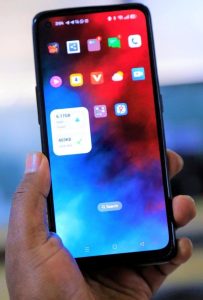 Read more about the article በአዲስ አበባ ገቢዎች ቢሮ በስራ ሰዓት የእጅ ስልክ መጠቀም ተከለከለ