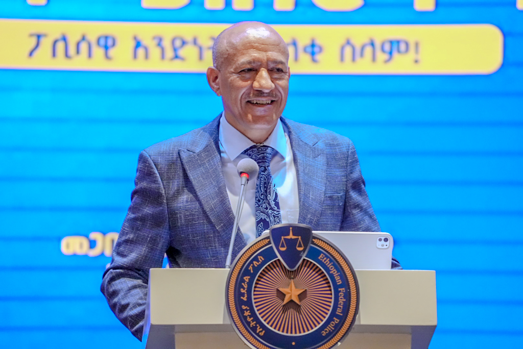 You are currently viewing የመደመር መንግስት የኢትዮጵያ ፖሊስ በሚሰጠው አገልግሎት ታማኝም አሳማኝም መሆን አለበት ብሎ ያምናል- ምክትል ጠቅላይ ሚኒስትር ተመስገን ጥሩነህ