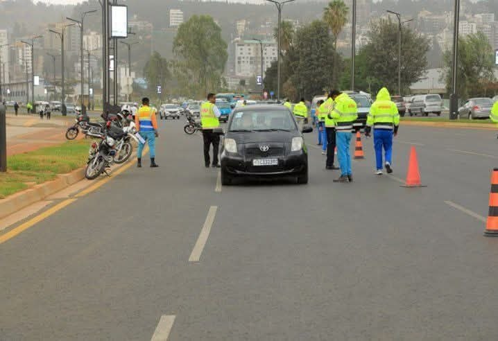 You are currently viewing በመስቀለኛ መንገዶች ላይ ምጽዋት የሰጡ፤ ግብይት የፈጸሙ እና ሌሎች የትራፊክ ደንብ የተላለፉ አካላት ተቀጡ