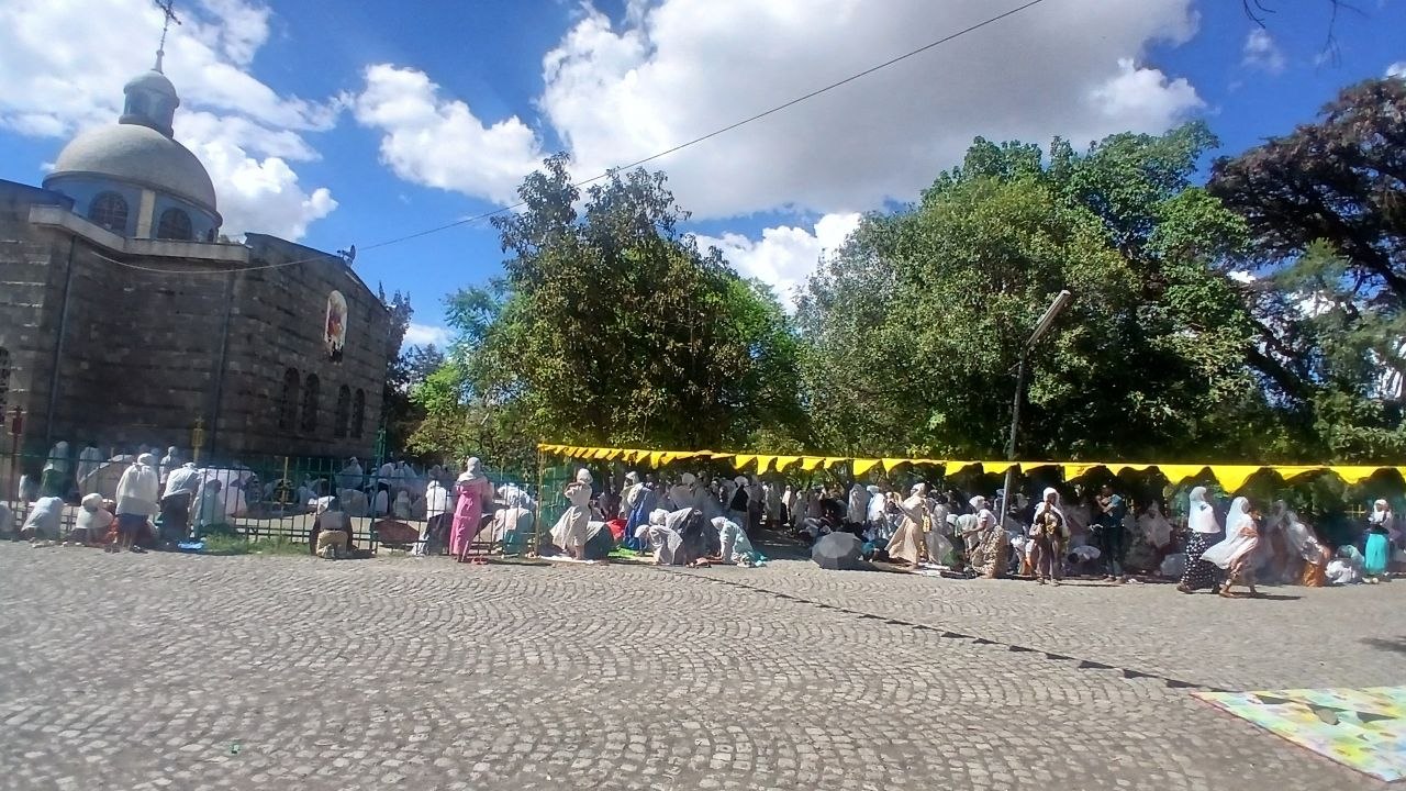 You are currently viewing የስቅለት ቀን በቦሌ ደብረ ምህረት ቅዱስ ሚካኤልና ጻድቁ አቡነ ጎርጎሪዮስ ቤተክርስቲያን በሀይማኖታዊ ሥርዓት እየታሰበ ነው