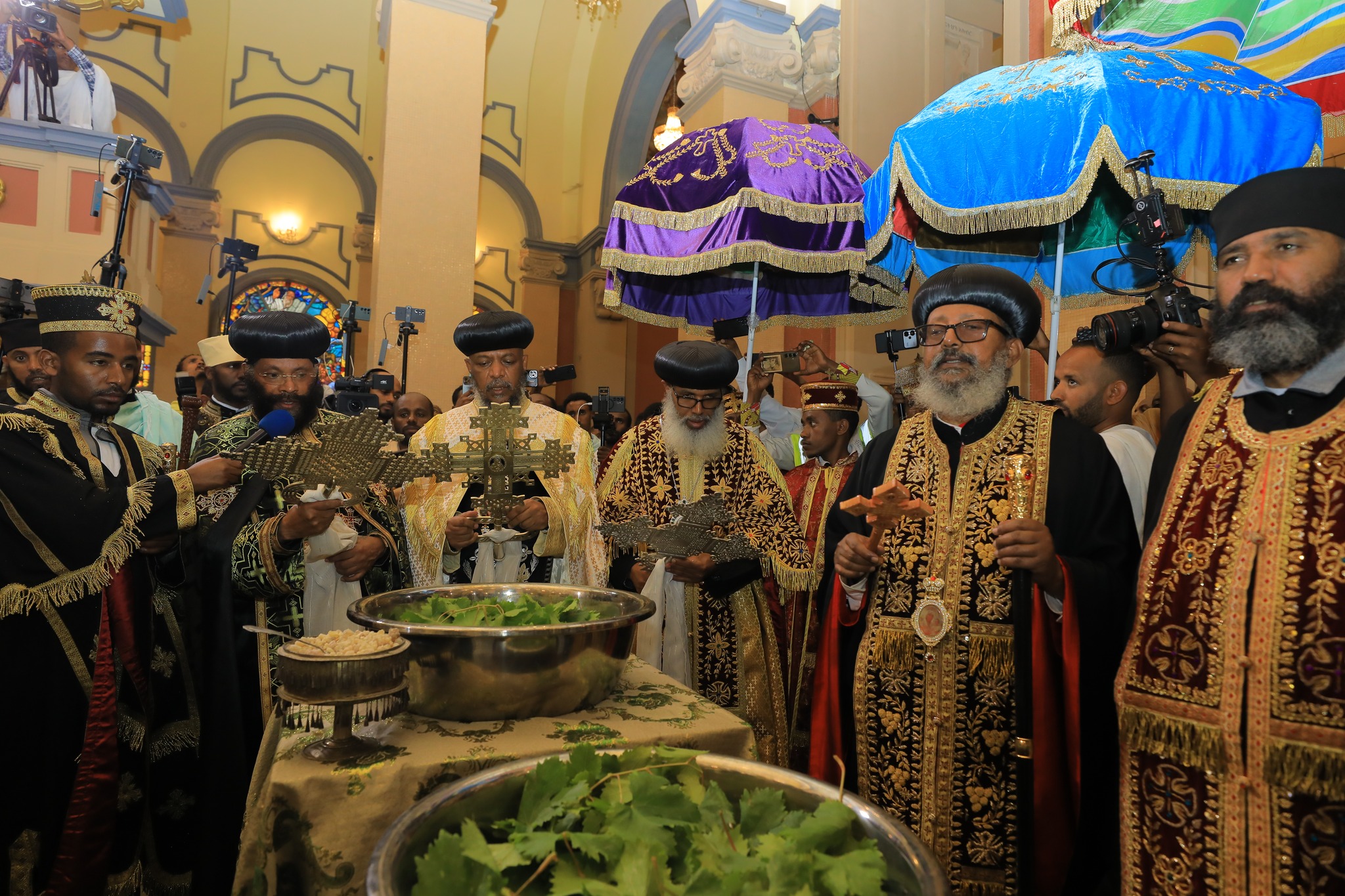 You are currently viewing የፀሎተ ሀሙስ በዓል በክርስትና ዕምነት ተከታዮች ዘንድ በተለያዩ መንፈሳዊ ክንውኖች እየተከበረ ይገኛል