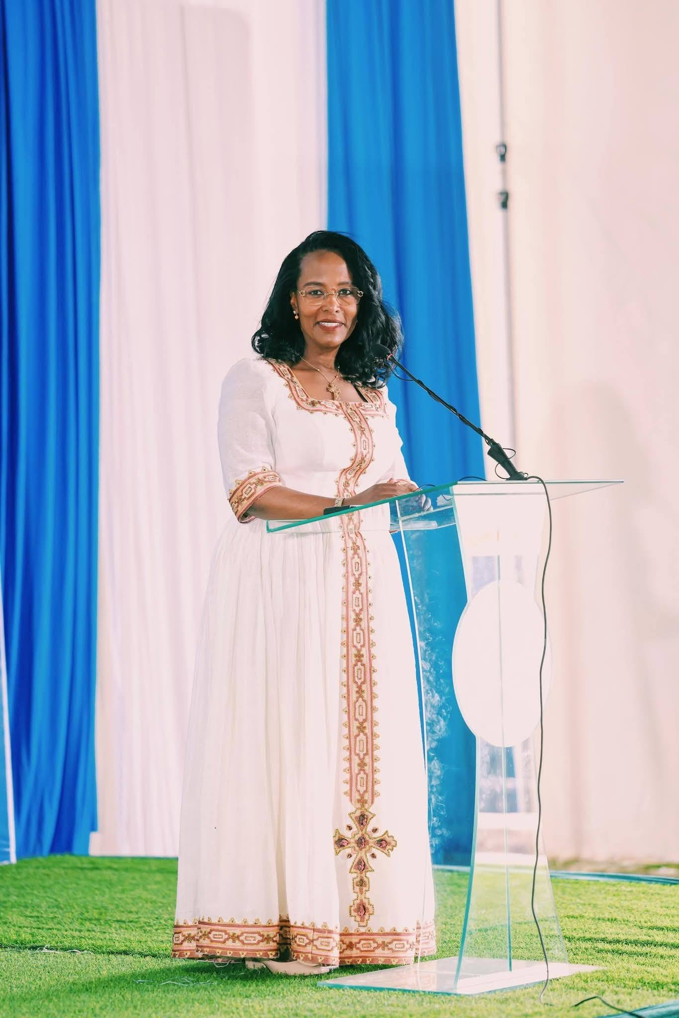 You are currently viewing ከንቲባ አዳነች አቤቤ 27ኛውን የተስፉ ብርሃን የምገባ ማዕከል ስራ በማስጀመር ከተጠቃሚዎች ጋር የትንሳዔ በዓልን በጋራ አከበሩ