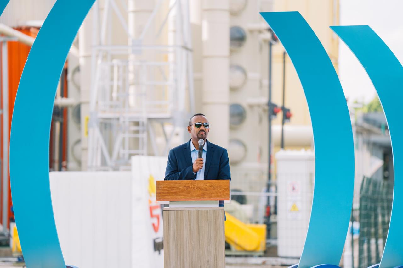 You are currently viewing ጠቅላይ ሚኒስትር ዐቢይ አሕመድ (ዶ/ር) የቶዮ ሶላር ኢነርጂ ምዕራፍ ሁለትን፣ የኦሪጂን እና የሉሚንቴክ የሶላር ፋብሪካዎችን እና የኤች.ዜድ ጋዝ ማምረቻ ፋብሪካን መረቁ