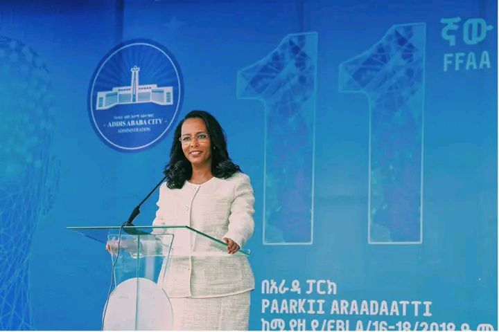 እውነተኛ እውቀት ችግሮችን ደጋግሞ ማውራት ሳይሆን ለችግሮች መፍትሄ ማፍለቅና ችግርን ወደ ድል መቀየር ነው - ከንቲባ አዳነች አቤቤ