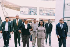 Read more about the article በከተማችን መሃል ፒያሳ ላይ ያስገነባነውን የአድዋ የገበያ ማዕከልና የትራንስፓርት ተርሚናል ለአገልግሎት ክፍት አድርገናል – ከንቲባ አዳነች አቤቤ
