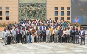 Read more about the article የዲሞክራሲ ልምምድ የመቅረጽ፣ የመግራት፣ የማስፋት እና የማጽናት ሚና የሚዲያው የቤት ሥራ ሊሆን ይገባል
