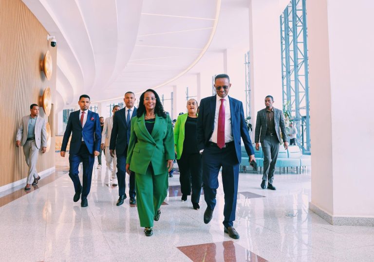 የአፍሪካ እና 3ኛዋ የዓለም የዲፕሎማሲ ማዕከል የሆነቸውን አዲስ አበባን የሚያገለግለዉ የፖሊስ ሰራዊት ከዘመኑ ጋር የዘመነ እንዲሆን ውጤታማ ስራ እየተሰራ ነው - ከንቲባ አዳነች አቤቤ