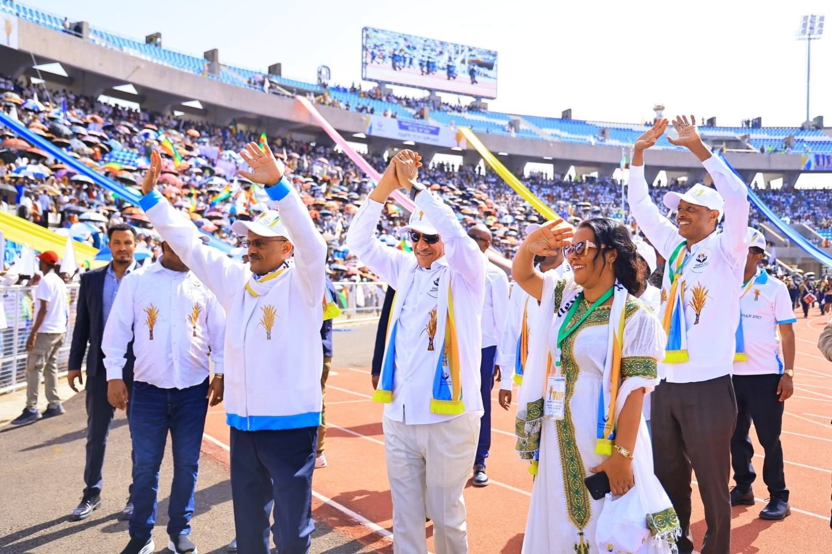 You are currently viewing ብልፅግና የሕዝብ የለውጥ ፍላጎት የወለደውና ቃሉን በተግባር የገለጠ ፓርቲ መሆኑን ባሕርዳር ማሳያ ሆናለች – አቶ ጎሹ እንዳላማው