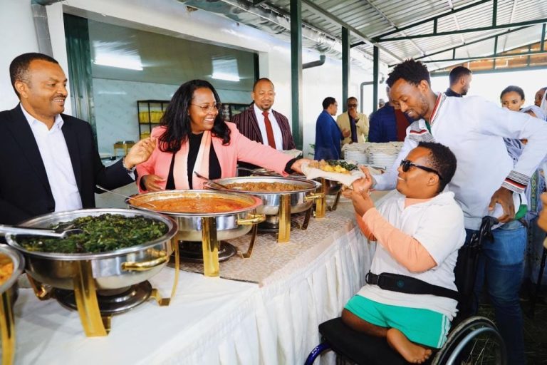 ከባዶ የምሳ ዕቃ እስከ ተስፋ ብርሃን ምገባ-የአዲስ አበባ የደግነትና የማኅበራዊ ፍትሕ ጉዞ