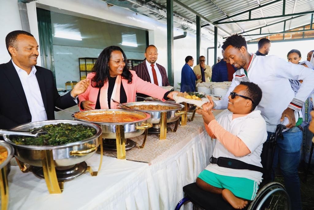 You are currently viewing ከባዶ የምሳ ዕቃ እስከ ተስፋ ብርሃን ምገባ-የአዲስ አበባ የደግነትና የማኅበራዊ ፍትሕ ጉዞ