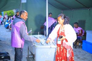 Read more about the article 7ኛው ጠቅላላ ምርጫ በአዲስ አበባ በሁሉም የምርጫ ጣቢያዎች እየተካሄደ ነው
