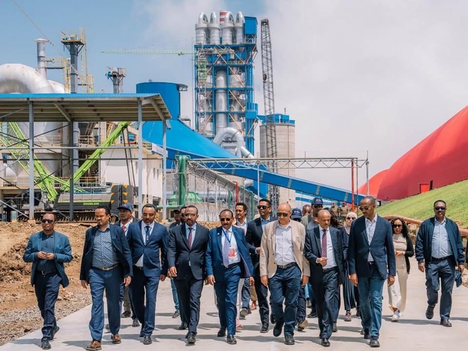 You are currently viewing ባለፉት ስምንት ዓመታት የሀገሪቱን ዓመታዊ የሲሚንቶ ምርት ከ8 ሚሊዮን ቶን ወደ 14 ሚሊዮን ቶን ማሳደግ ተችሏል