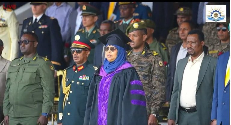 የኢትዮጵያ መከላከያ ዩኒቨርስቲ በተለያዩ የትምህርት መስኮች ያሰለጠናቸውን ተማሪዎች እያስመረቀ ነው