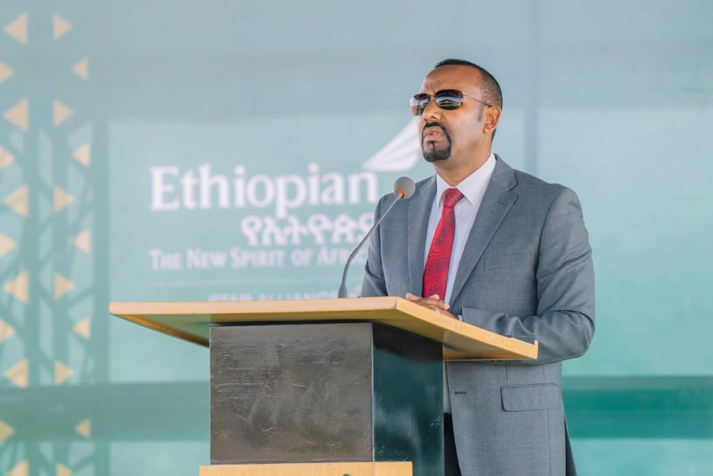 You are currently viewing የደብረ ማርቆስና የአካባቢው ሕዝብ ለዓመታት በጉጉት ሲጠብቀው የነበረውና ለ30 ዓመታት ያህል ተቋርጦ የነበረው ንጉሥ ተክለ ሃይማኖት የአውሮፕላን ማረፊያ፤ በዘመናዊ መልክ ተሻሽሎና ደረጃው ከፍ ብሎ ተገንብቶ ዛሬ በይፋ አስመርቀናል።