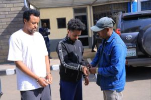 Read more about the article በውጭ ሀገር ተደብቀው በኢትዮጵያዊያን ላይ ኢሰብአዊ ድርጊት ሲፈጽሙ የነበሩ ሕገ-ወጥ የሰዎች አዘዋዋሪዎች ተያዙ