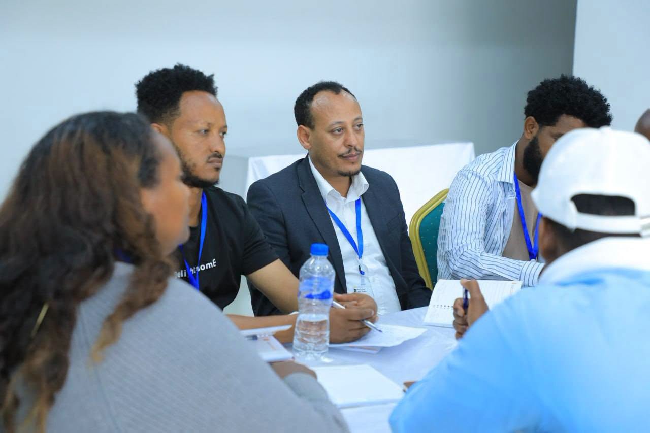 You are currently viewing “ትልልቅ ውሳኔዎች ከትንንሽ የውይይት ጠረጴዛዎች ይጀምራሉ!” -ሀገራዊ ምክክር ኮሚሽን