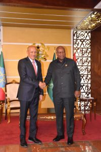 Read more about the article ምክትል ጠቅላይ ሚኒስትር ተመስገን ጥሩነህ ከጋና ፕሬዚዳንት ጆን ድራማኒ ማሃማ ጋር ተወያዩ