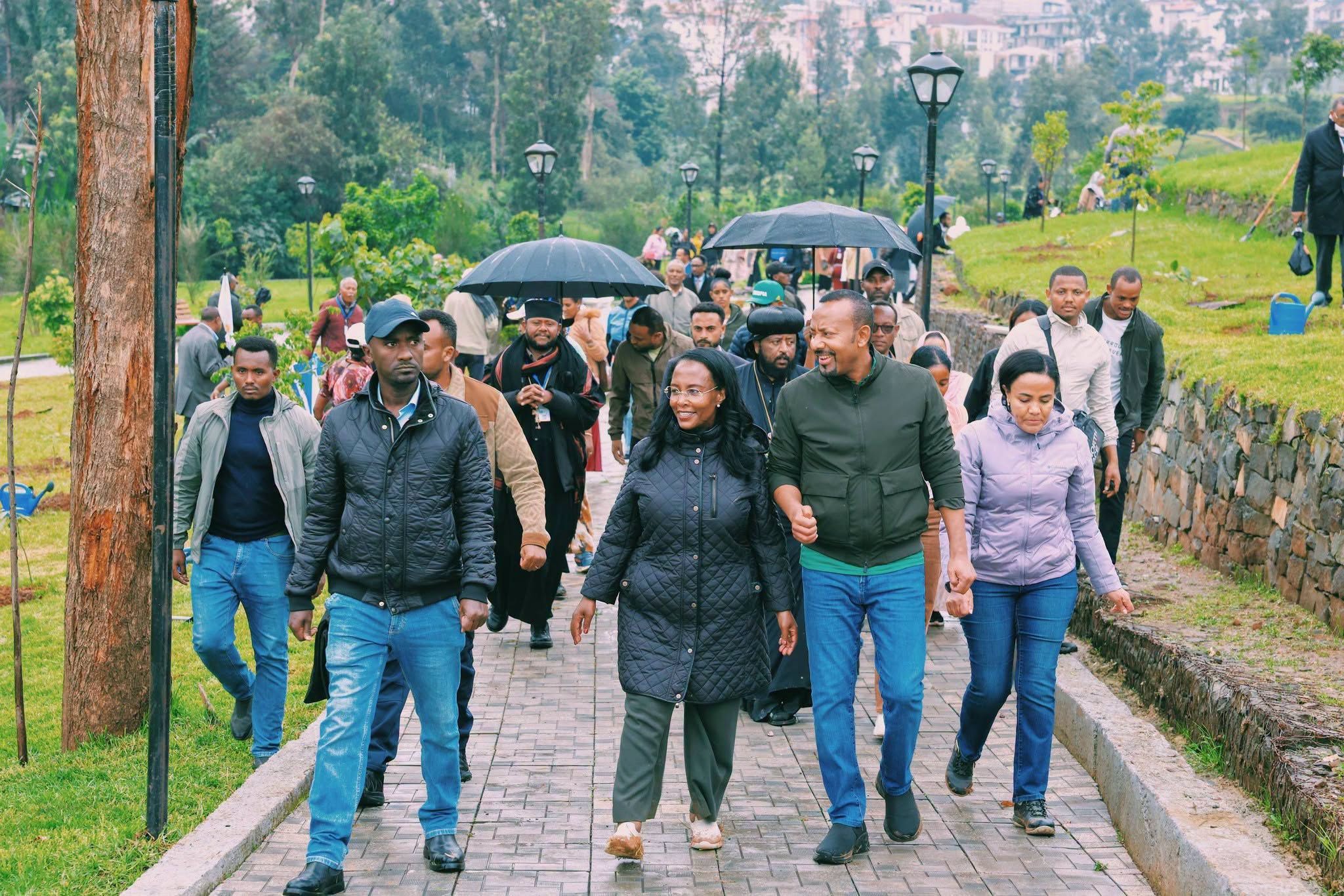 You are currently viewing በአንድ ጀምበር 800 ሚሊዮን ችግኞችን የመትከል አገራዊ መርሃ ግብር በአዲስ አበባም በሰፊ ንቅናቄ እየተተከለ ነዉ – ከንቲባ አዳነች አቤቤ
