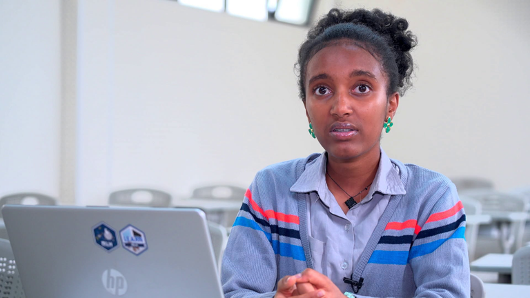 በልጃገረዶች 2ኛ ደረጃ ት/ቤት ከፍተኛ ውጤት ያመጣችው ተማሪ ለሕክምና ትምህርት መዘጋጀቷን ገለጸች