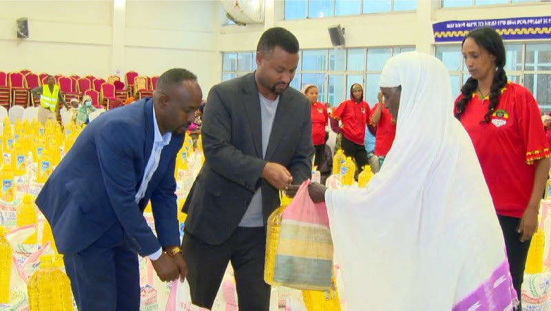 You are currently viewing የአዲስ አበባ ሰላምና ጸጥታ አስተዳደር ቢሮ ለ500 ወገኖች ማዕድ አጋራ