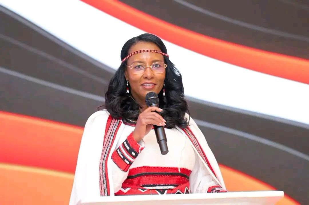 You are currently viewing “ኢሬቻ የፈጣሪ ጸጋና ለጋስነት የሚመሰገንበት፣ ከተፈጥሮ ጋር ቃል ኪዳን የሚታደስበት፣ የሰላም፣ የፍቅር፣ የይቅርታና የአብሮነት በዓል ነው” ከንቲባ አዳነች አቤቤ