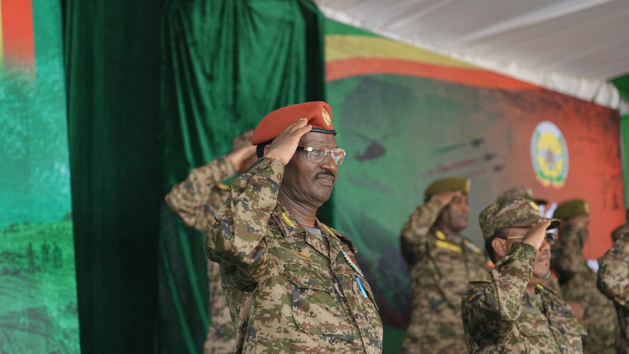 You are currently viewing ለሰላም እጅ ስጡ – ፊልድ ማርሻል ብርሃኑ ጁላ
