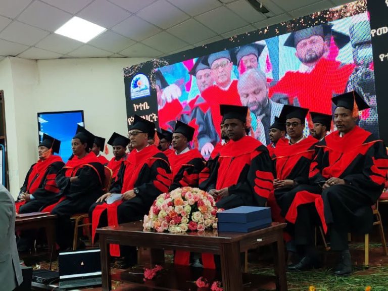 ኮተቤ የትምህርት ዩኒቨርሲቲ 693 የአማራጭ የመምህራን ሰልጣኞችን አስመረቀ