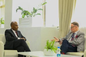 Read more about the article በሀገራዊ ጉዳዮች ላይ የጋራ መግባባትን ለሚያመጡ የተቋማት ግንባታዎች ትኩረት መደረጉን የሰላም ሚኒስትር ዴኤታ ከይረዲን ተዘራ(ዶ/ር) ገለጹ