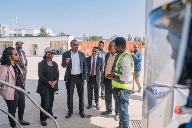 በጥቂት ዓመታት አዲስ አበባ ያለውን የነዳጅ ተጠቃሚ አውቶብስ ሙሉ በሙሉ ወደ ጋዝ እንቀይራለን - ጠቅላይ ሚኒስትር ዐቢይ አሕመድ (ዶ/ር)