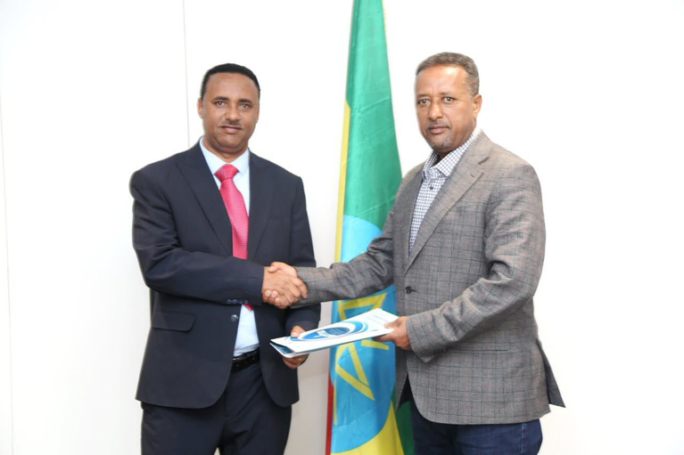 የአዲስ አበባ ከተማ ምክትል ከንቲባ የሥራ ርክክብ አደረጉ